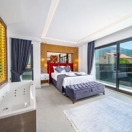Villa Sleeps 8 With Pool Air Con And Wifi