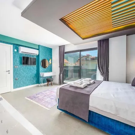 Sleeps 8 With Pool Air Con And Wifi Ovacık